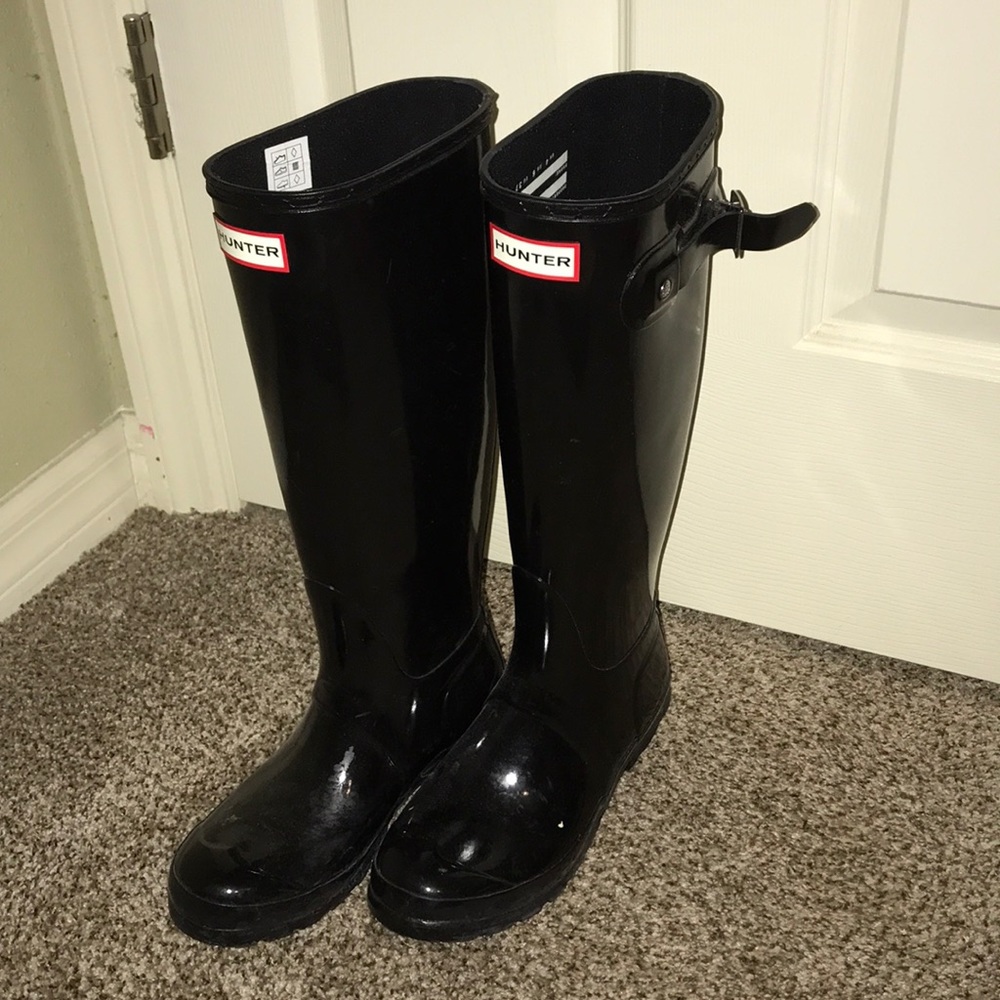 WORN ONCE. perfect condition. Tall and black